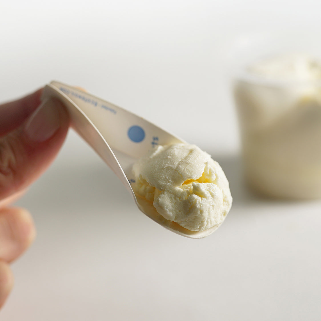 iScoop™ (AquaDot™) Starter Kit: Case of 1,000 Ice Cream Spoons 3" (73mm) Bamboo Dispenser Included